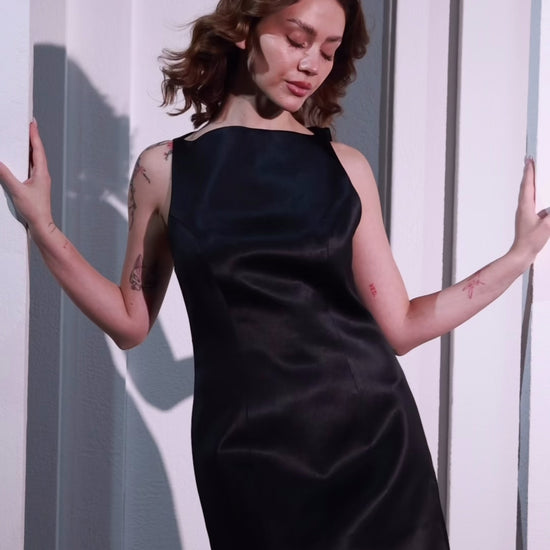 Éclat little black dress video